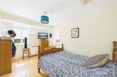 1 bedroom Terraced House for sale in Blackberry Walk, Lychpit