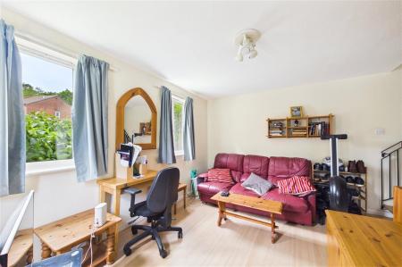 1 bedroom Terraced House for sale in Blackberry Walk, Lychpit