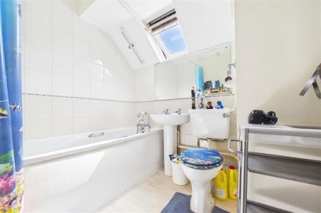 1 bedroom Terraced House for sale in Blackberry Walk, Lychpit