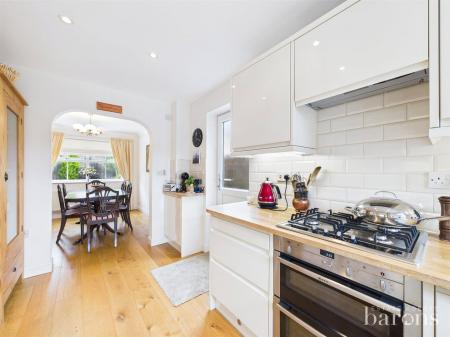 4 bedroom Detached house for sale in Chatsworth Green, Hatch Warren