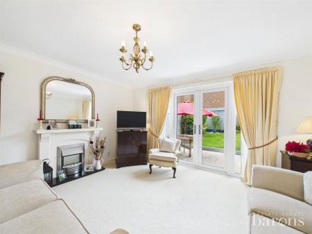 4 bedroom Detached house for sale in Chatsworth Green, Hatch Warren