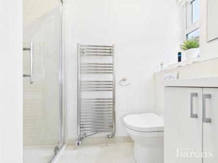 4 bedroom Detached house for sale in Chatsworth Green, Hatch Warren