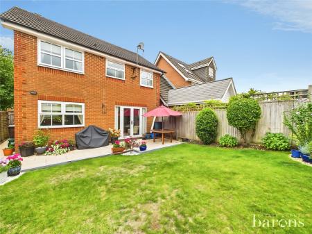 4 bedroom Detached house for sale in Chatsworth Green, Hatch Warren