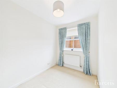 4 bedroom Detached house for sale in Chatsworth Green, Hatch Warren