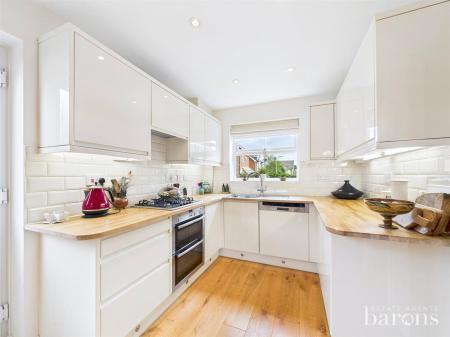 4 bedroom Detached house for sale in Chatsworth Green, Hatch Warren