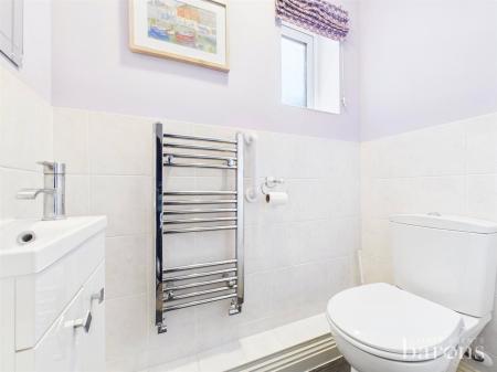 3 bedroom Semi-detached house for sale in Birches Crest, Hatch Warren