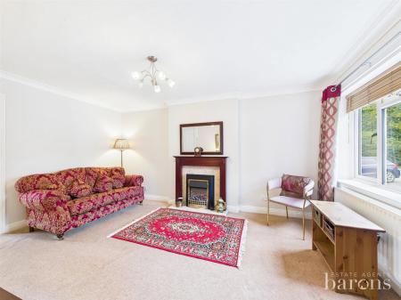 3 bedroom Semi-detached house for sale in Birches Crest, Hatch Warren