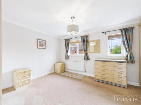 3 bedroom Semi-detached house for sale in Birches Crest, Hatch Warren
