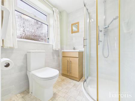 4 bedroom Detached house for sale in Medway Avenue, Oakley