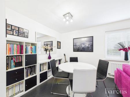 2 bedroom Ground floor flat for sale in Skippetts Gardens, Basingstoke