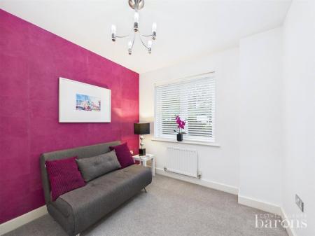 2 bedroom Ground floor flat for sale in Skippetts Gardens, Basingstoke
