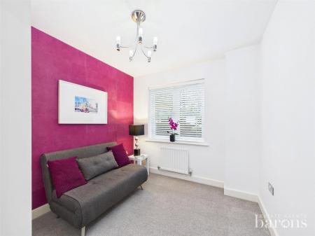 2 bedroom Ground floor flat for sale in Skippetts Gardens, Basingstoke