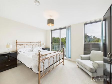 2 bedroom Flat for sale in Alencon Link, Basingstoke