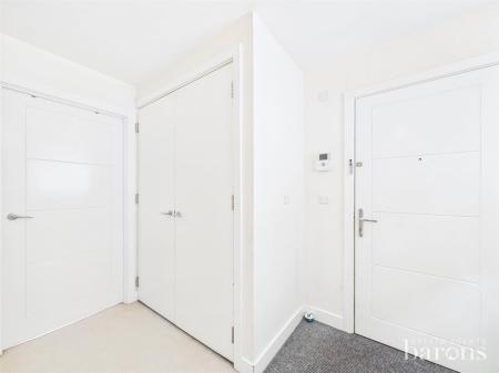 2 bedroom Flat for sale in Alencon Link, Basingstoke