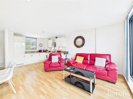 2 bedroom Flat for sale in Alencon Link, Basingstoke