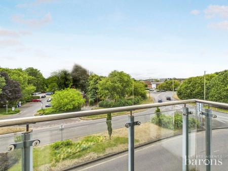 2 bedroom Flat for sale in Alencon Link, Basingstoke