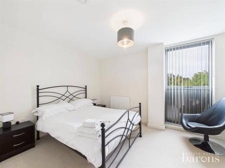 2 bedroom Flat for sale in Alencon Link, Basingstoke