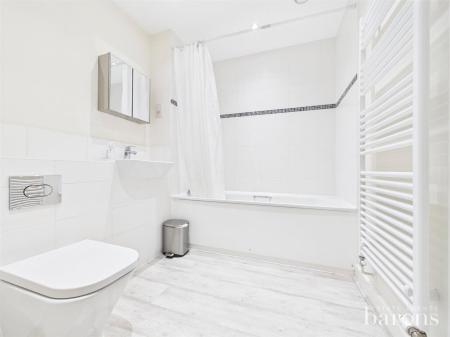 2 bedroom Flat for sale in Alencon Link, Basingstoke