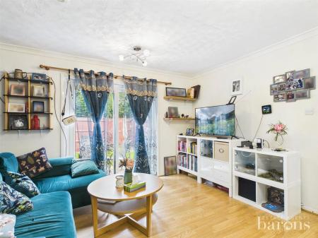 3 bedroom End of terrace house for sale in Dudley Close, Basingstoke