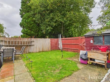 3 bedroom End of terrace house for sale in Dudley Close, Basingstoke