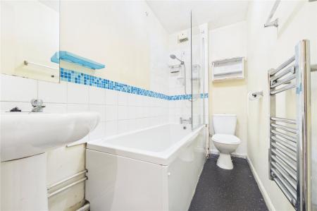 1 bedroom Ground floor flat for sale in Ruskin Close, Basingstoke