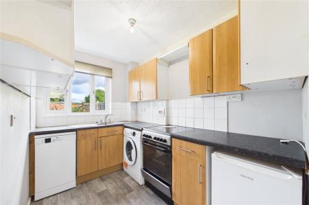 1 bedroom Ground floor flat for sale in Ruskin Close, Basingstoke