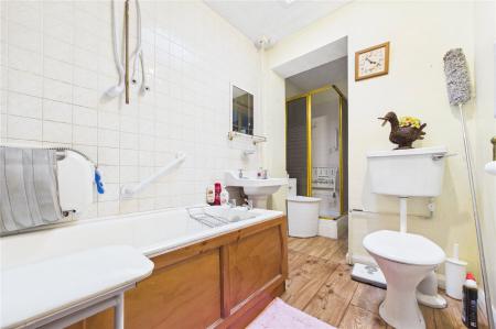 3 bedroom Detached bungalow for sale in London Road, Old Basing