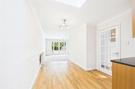 3 bedroom Semi-detached house for sale in Sheppard Road, Basingstoke
