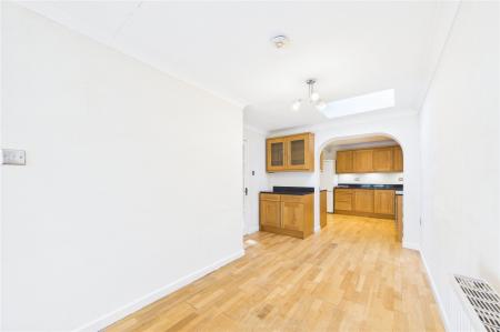 3 bedroom Semi-detached house for sale in Sheppard Road, Basingstoke