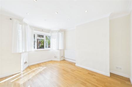 3 bedroom Semi-detached house for sale in Sheppard Road, Basingstoke
