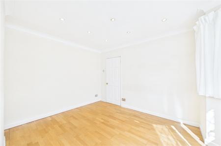 3 bedroom Semi-detached house for sale in Sheppard Road, Basingstoke