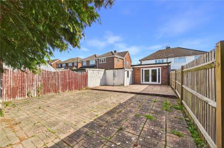 3 bedroom Semi-detached house for sale in Sheppard Road, Basingstoke