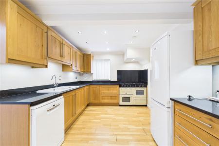 3 bedroom Semi-detached house for sale in Sheppard Road, Basingstoke
