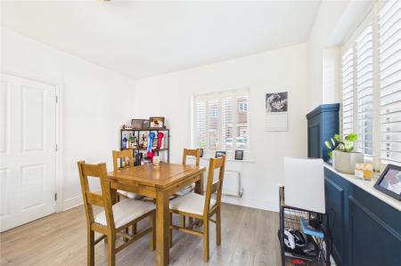 5 bedroom Detached house for sale in St. Catherine Road, Basingstoke