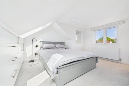 5 bedroom Detached house for sale in St. Catherine Road, Basingstoke