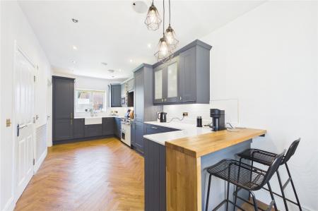 5 bedroom Detached house for sale in St. Catherine Road, Basingstoke