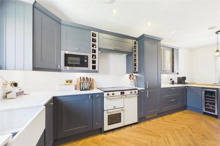 5 bedroom Detached house for sale in St. Catherine Road, Basingstoke