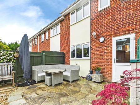 3 bedroom Terraced House for sale in Kintyre Close, Oakley