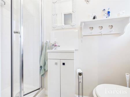3 bedroom Terraced House for sale in Kintyre Close, Oakley
