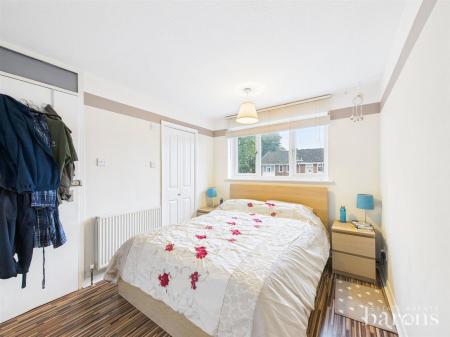 3 bedroom Terraced House for sale in Kintyre Close, Oakley