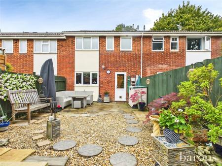 3 bedroom Terraced House for sale in Kintyre Close, Oakley