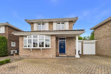 Appletree Close, Oakley