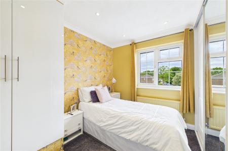 4 bedroom Detached house for sale in Appletree Close, Oakley
