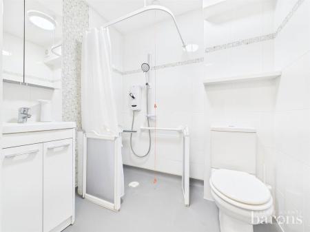 1 bedroom Ground floor flat for sale in Westdeane Court, Basingstoke