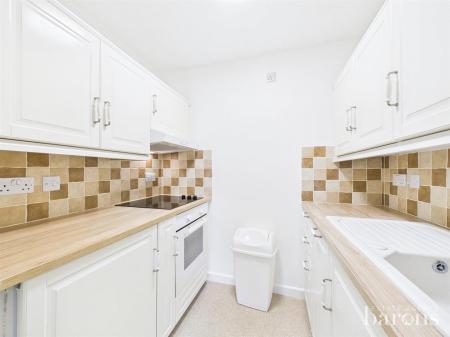 1 bedroom Ground floor flat for sale in Westdeane Court, Basingstoke