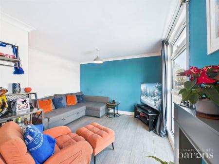 1 bedroom Maisonette for sale in Tweedsmuir Close, Basingstoke