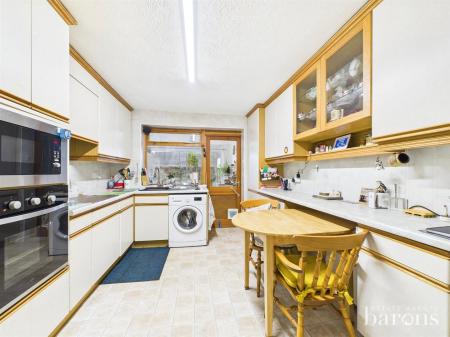 3 bedroom Bungalow for sale in Brackley Way, Basingstoke