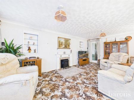 3 bedroom Bungalow for sale in Brackley Way, Basingstoke