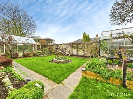 3 bedroom Bungalow for sale in Brackley Way, Basingstoke