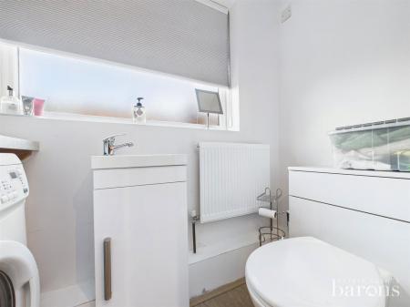3 bedroom End of terrace house for sale in Lyn Court, Basingstoke